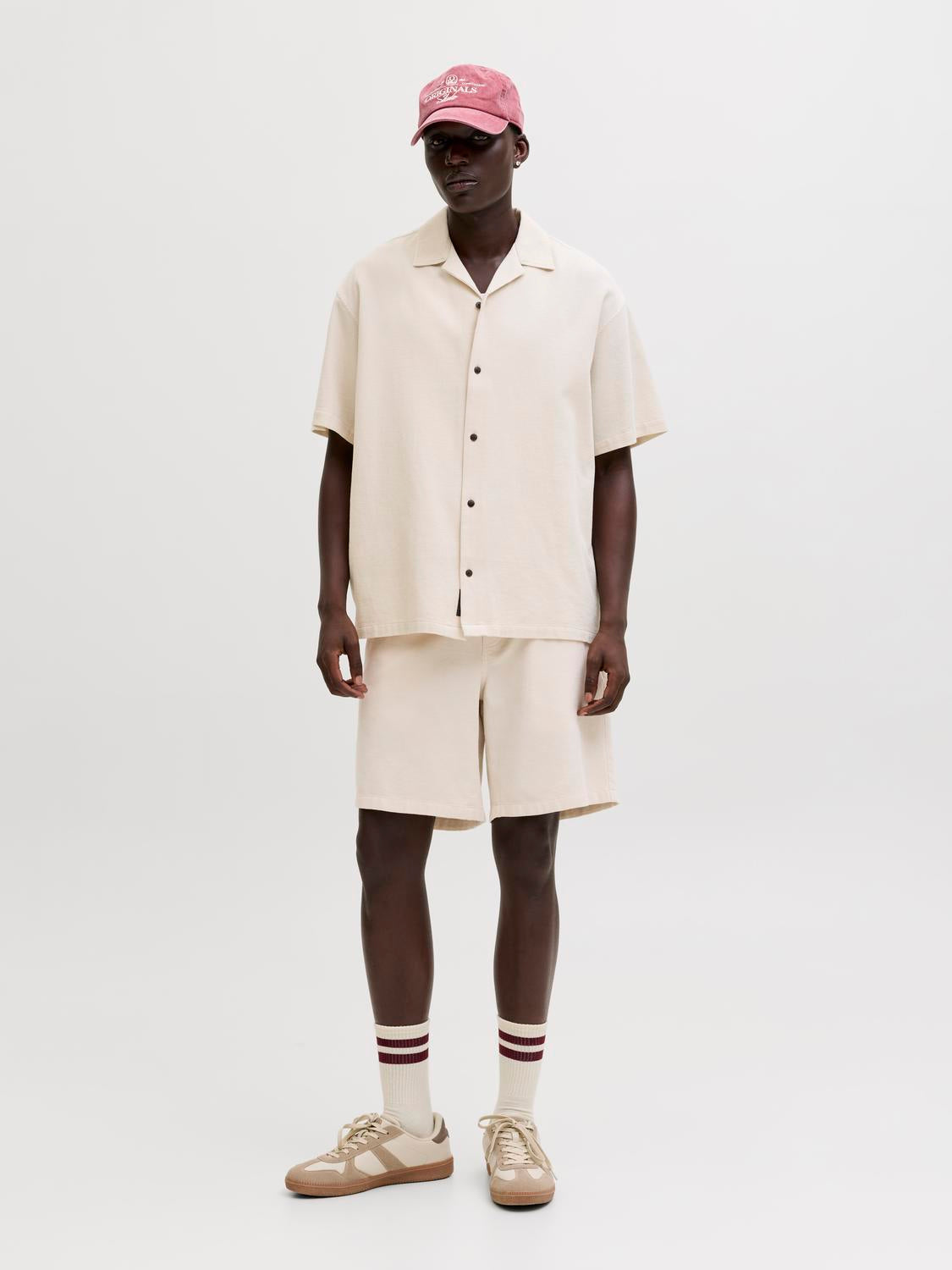 model_shot-front_full
